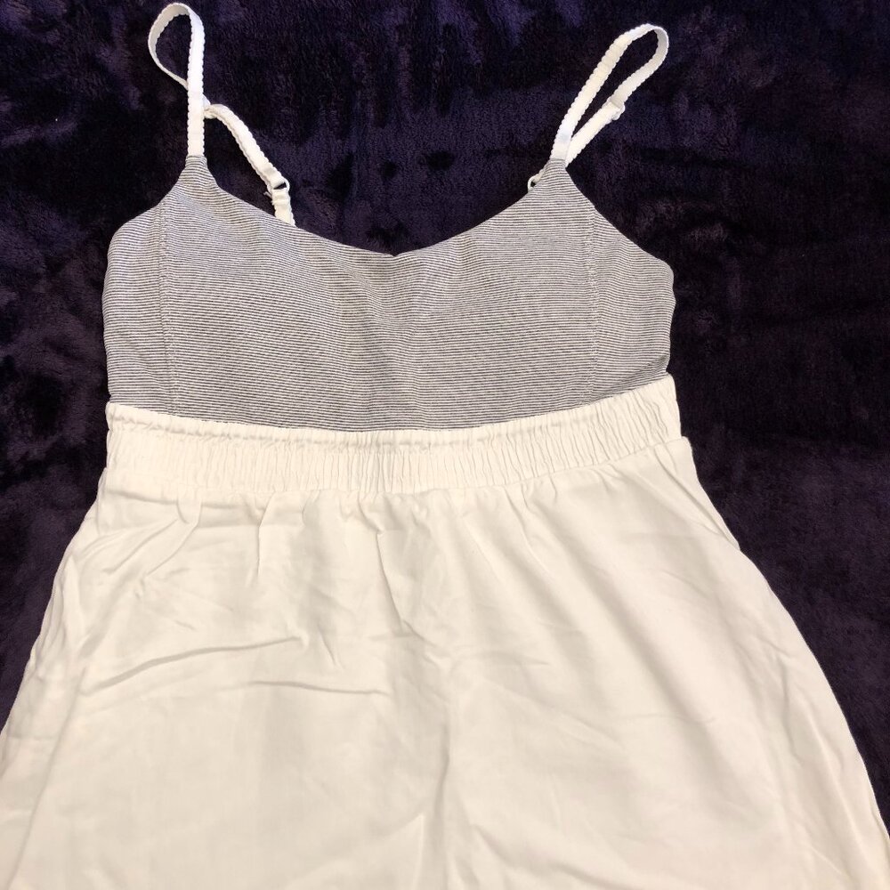 Gorgeous Lululemon Top with Built in Bra. Size: S